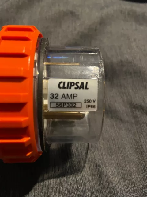 Clipsal Single Phase 56P332, 32 Amp 3 Pin Plug