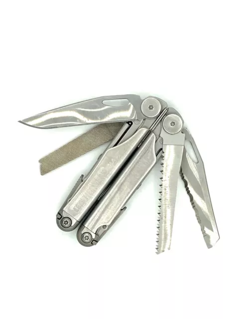 Leatherman Wave: New Model 2nd Gen — Excellent Condition — Black Oxide BO Silver