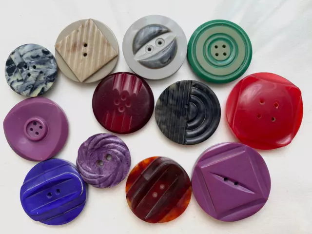 Lot de 12 boutons vintage 22 à 31 mm  - Plastique et bakélite multicolores