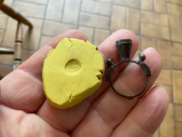 Two Birds Seal Ring.Metal Detecting Finds