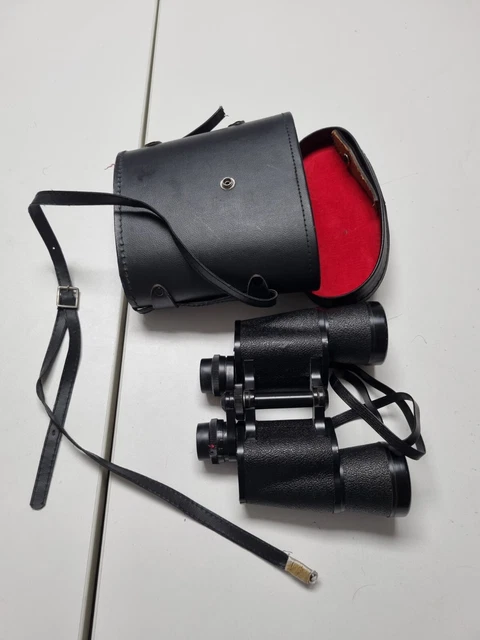 Binoculars in case -untested, not sure if works properly
