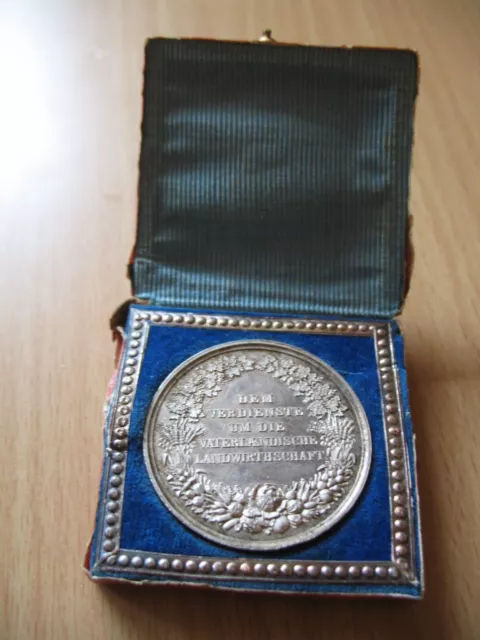 Dienstbotenmedaille - Medaille silber im alten Etui  ( deutsche Landwirtschaft)
