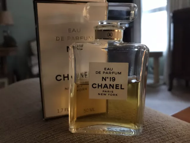 Vintage Chanel NO 19 Eau De Parfum Splash-1.7 fl. oz
