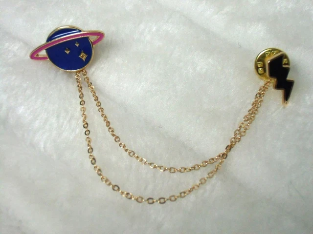 PINS PIN PIN'S rétro planète saturne astronaute cosmonaute