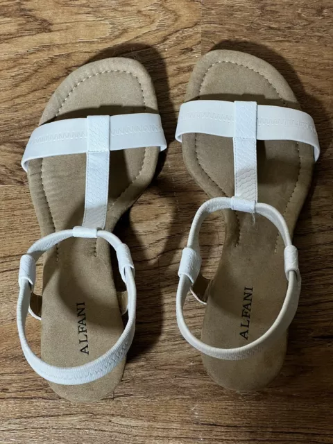 Alfani Women's Step-n-Flex Voyace Wedge White Sandals Size 7.5M Alfani Women's Step-n-Flex Voyace Wedge White Sandals Size 7.5M