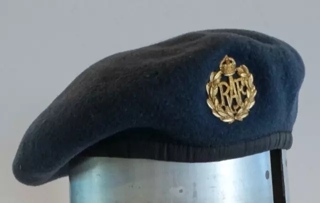 BRITISH MILITARY CAP BADGES,  Royal  Air Force Beret & Badge WW2 Era