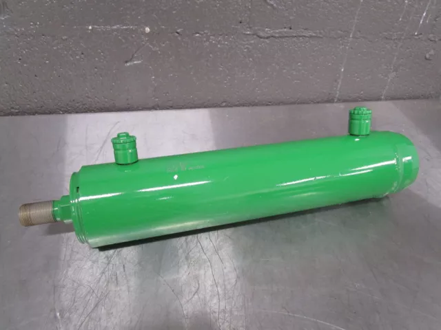 New AHC17555 John Deere Hydraulic Cylinder, 82.5 mm Bore, 32 mm Rod, 262 mm St