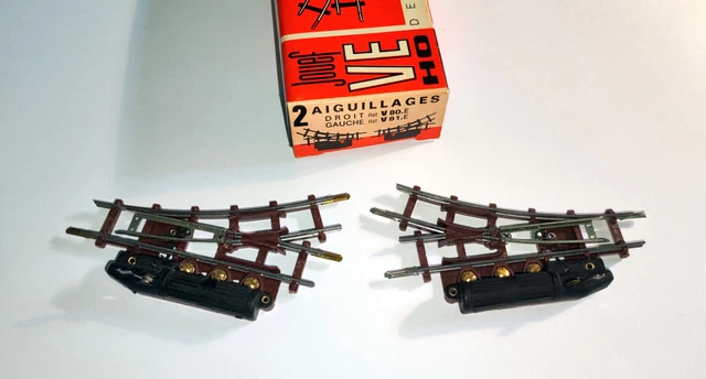 Lot De 2 Aiguillages Courbes Fleischmann HO – électriques – Réf 1723 A