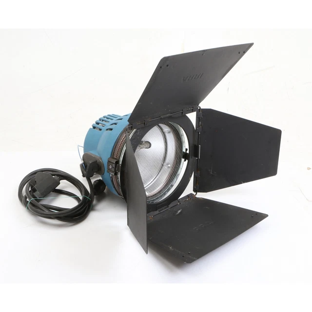 Projecteur ARRI Studio 1000 Avec Bras Matthews Et Pince En C - Occasion