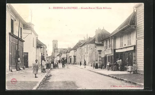 CPA Brienne-le-Chateau, Grande-Rue et l´École Militaire