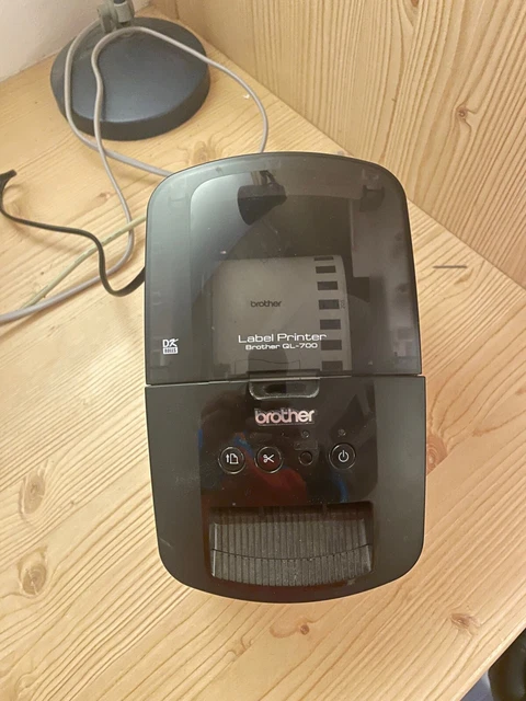 Brother QL700 Stampante Etichette - Plug&amp;Print, 62 Mm, 93 Etichette/Minuto