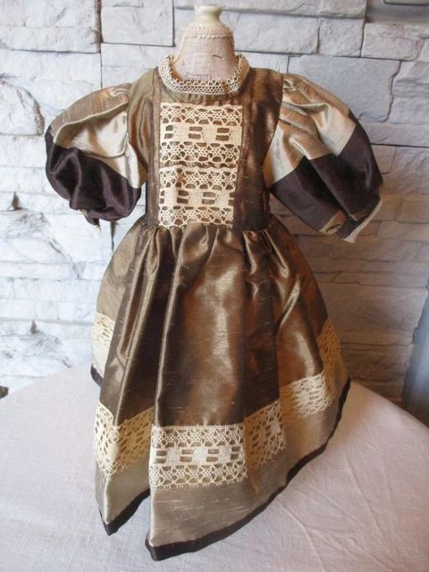 Vêtements poupée ancienne , Jumeau, Bru , jupe coton brodé