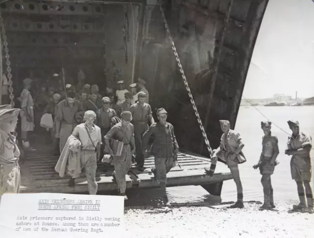 WW2 British OFFICIAL photo of GERMAN PRISONERS taken in SICILY (H. GOERING REGT)