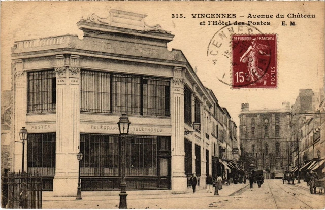 CPA Vincennes Avenue du Chateau et Hotel des Postes (1348894)