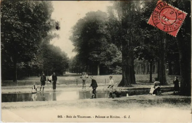 CPA Wood of VINVENNES Lawn and River (65706)
