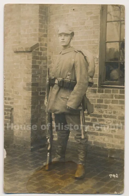 132730, Portraitfoto CDV, Infanterie, Gewehr Spaten Rucksack Bajonett, 1917
