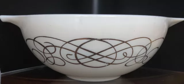 Pyrex #444 Golden Scroll Cinderella 4Qt 1950's Promotional Chip Bowl (no dip) Pyrex #444 Golden Scroll Cinderella 4Qt 1950's Promotional Chip Bowl (no dip)