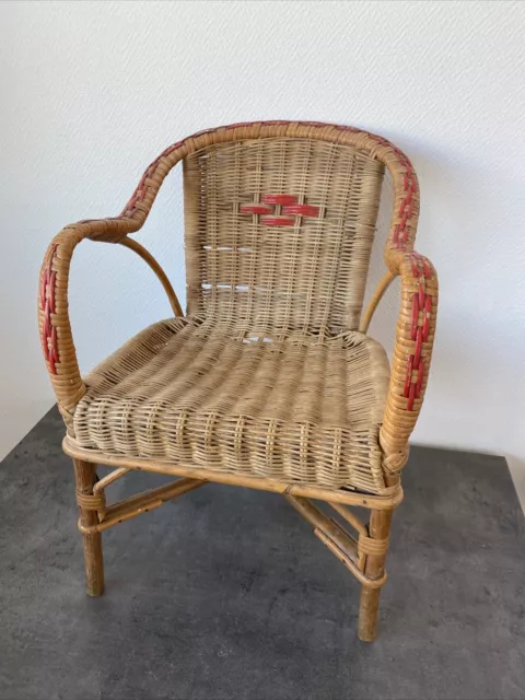 Ancien fauteuil chaise enfant vintage années 60 en osier rotin courbé