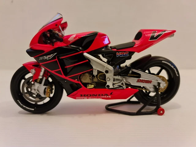 ミニチャンプス 1/12 ホンダ RC211V V.ロッシ バイク 2001