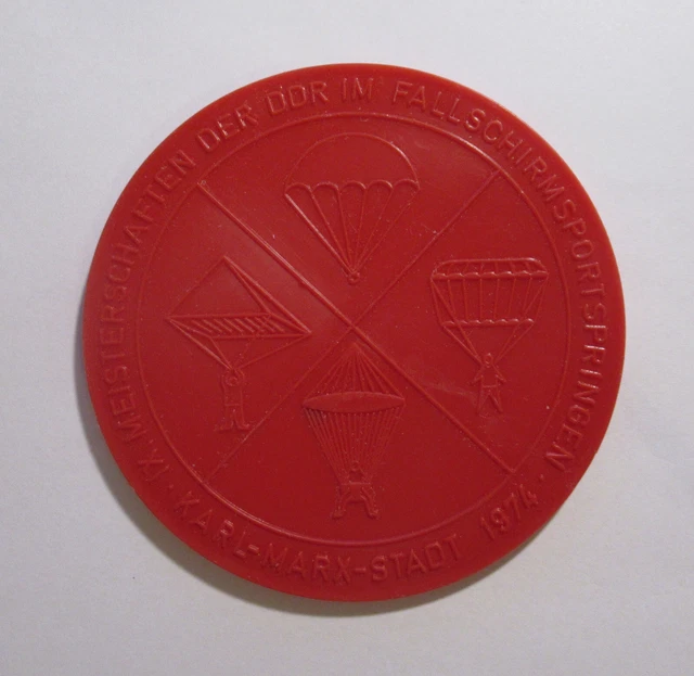 ABZEICHEN IX. DDRMEISTERSCHAFTEN Im Fallschirmspringen 1974 KarlMarx