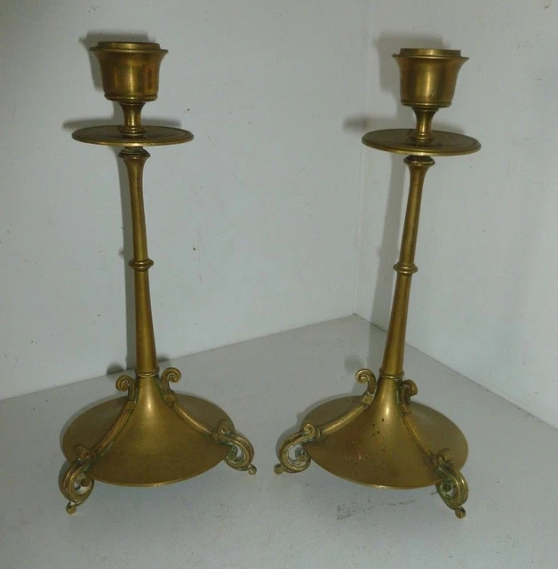 Paire De  Bougeoirs Anciens En Bronze