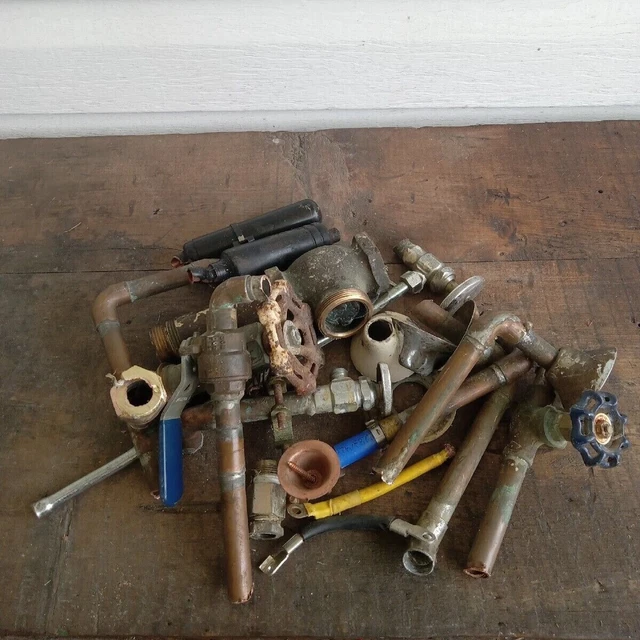 Brass And Copper Mixed Scrap, Assorted Lot of Brass and Copper Fittings 