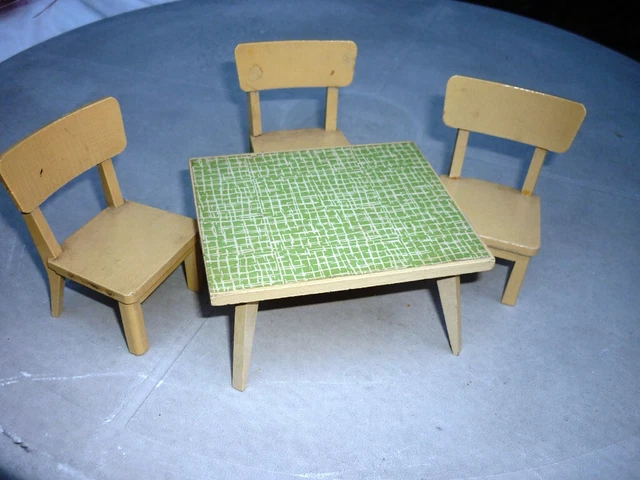 DDR Puppenstuben Möbel  Sitz Gruppe 1 Tisch und 3 Stühle Holz sehr alt