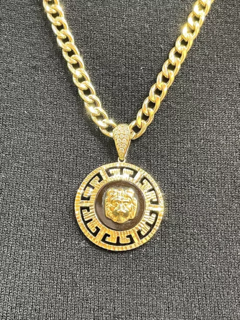 collier + pendentif tête de lion en or jaune 18 carats