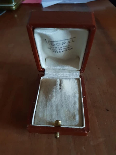 Écrin à Bijoux Ancien En Forme De Sabot Du 19ème Siècle - Avec Une Bague En Argent Massif - Objet De Collection D'occasion