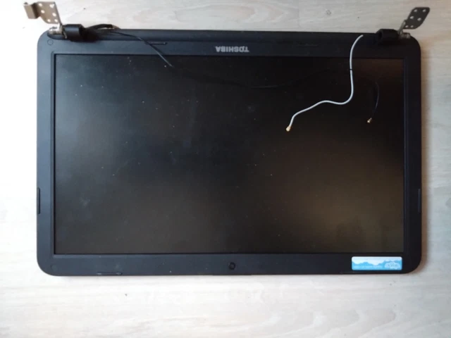 Toshiba Satellite C850-1C8 (Intel B960, 500 Go, 4 Go RAM) - PC Portable D'occasion Pour Pièces Ou Révision