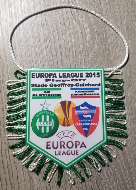 Saint-Etienne défile sur les Champs-Elysées après avoir perdu en finale de la Coupe d’Europe 1976