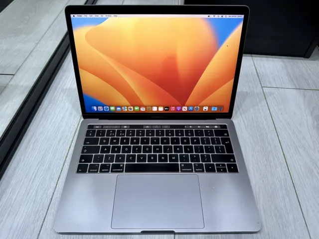 Apple MacBook Pro Retina 13,3" 2017 256 GB SSD 16 GB RAM 3,3 GHz Core i5 grigio siderale 2
