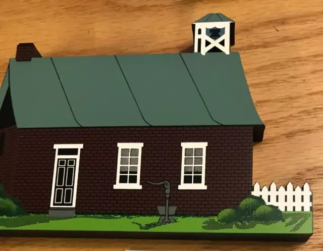 Shelia's Collectibles Amish Schoolhouse 1997