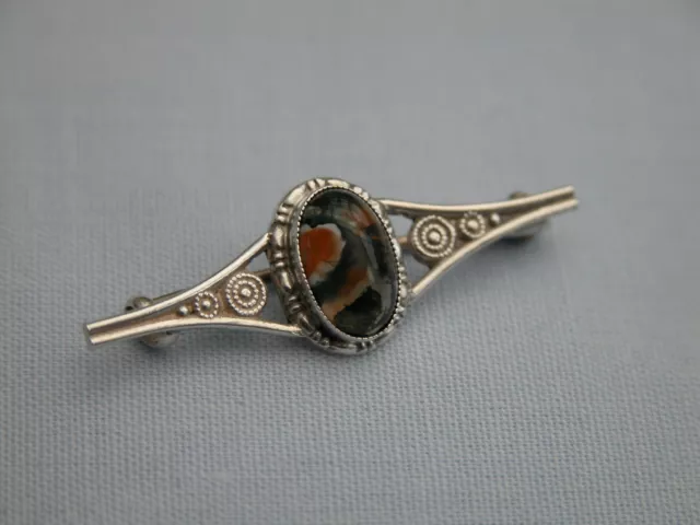 Stunning Little Target Design Solid Sterling Silver + Oval Moss Agate Brooch