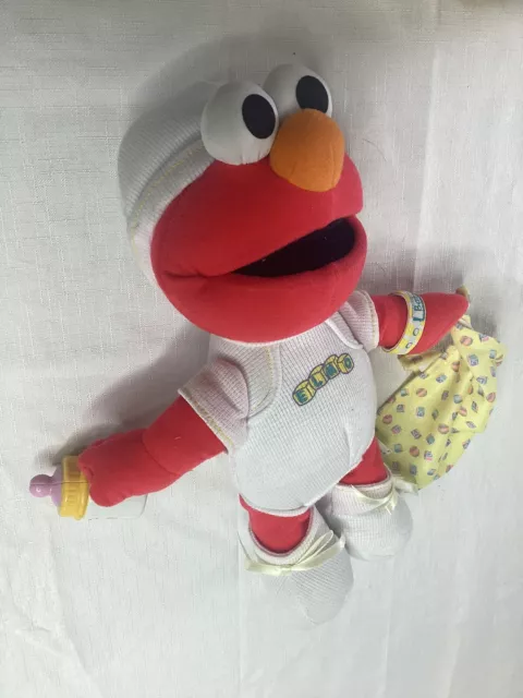 Vintage Fisher Price Sesame Street Moving Talking Crying Baby Elmo Doll Toy 2000