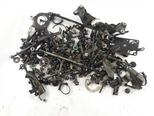 Suzuki GSF 1200 Bandit GV75A [1998] - screws and remaining parts lot