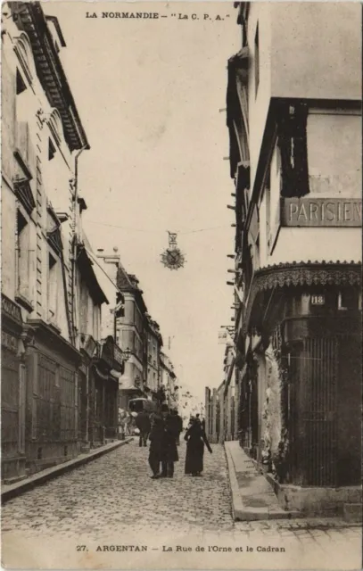 CPA ARGENTAN-La Rue de l'Orne et le Cadran (29497)