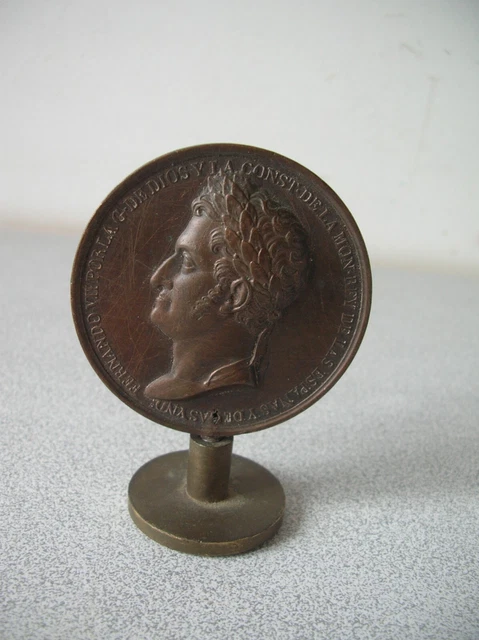 ANCIENNE MÉDAILLE PORTABLE NAPOLEON bataille d 'Austerlitz BRONZE