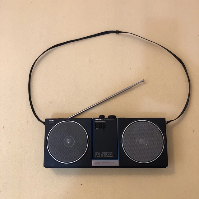 VINTAGE SONY SRF80W Stereo Speaker Boombox with Removable AM / FM
