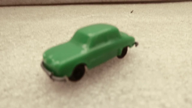 Dinky Toys Junior N°100 – Renault 4L France – Gris Vert – Échelle 1:43 (Occasion)