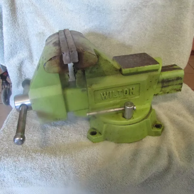 Wilton Swivel Base Bench Vise - Max Open 5" - Jaw Width 6-1/2" - V Jaws