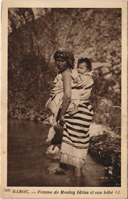CPA ak woman of moulay-Idriss morocco and her baby (24467)