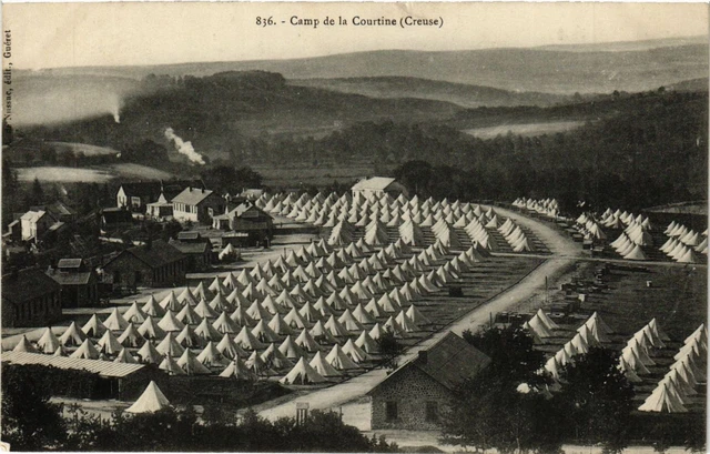 CPA AK Militaire Camp de la Courtine (361797)