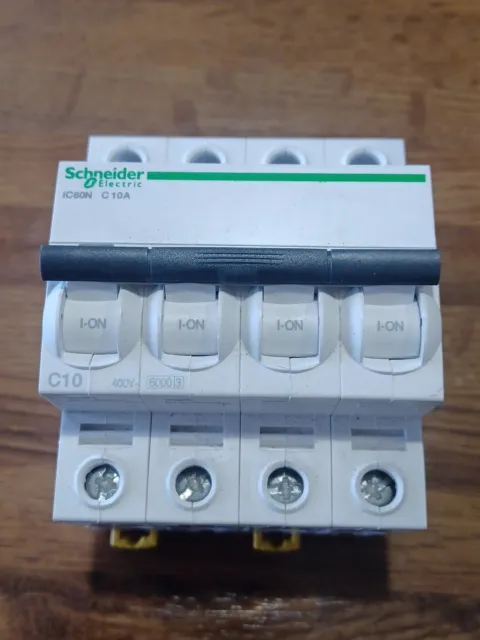 Interruttore magnetotermico Schneider Electric Acti9 iC60N 4P 10A 6000A curva C