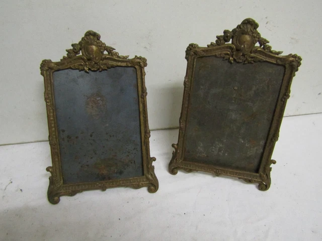 ancienne paire de cadres en regule  style rocaille
