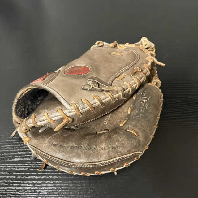 Rawlings PROCM33JDS Heart of the Hide 33 inch Dual Core Catchers Mitt. RHT