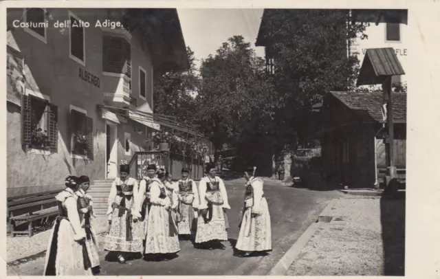 Cartolina *2 Trentino Alto Adige Costumi Dell'alto Adige Cultura Viaggiata 1952