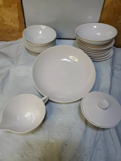 22 pc Royalon Roymac Melmac White Serving Cream Saucers Mallo-Belle Fruit Bowls