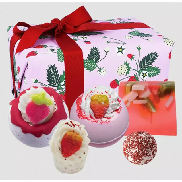 Bomb Cosmetics Set cadeau de bain 5 pièces Strawberry Feels Forever Bombes de...