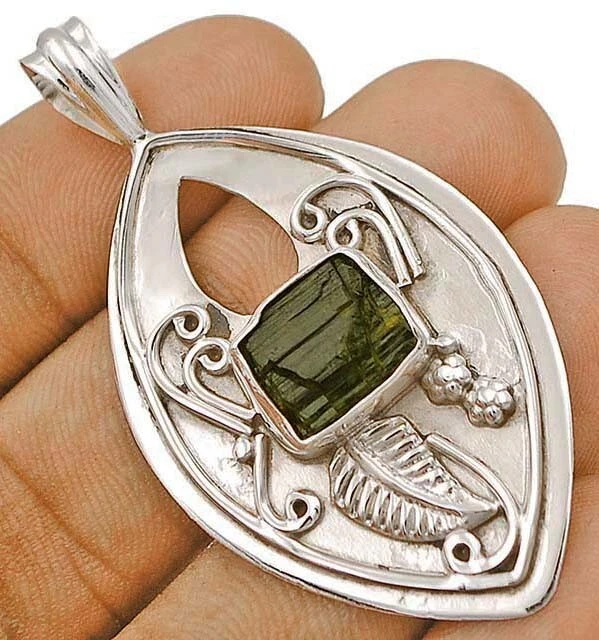 Natural Rough Green Tourmaline 925 Solid Sterling Silver Pendant CT20-8